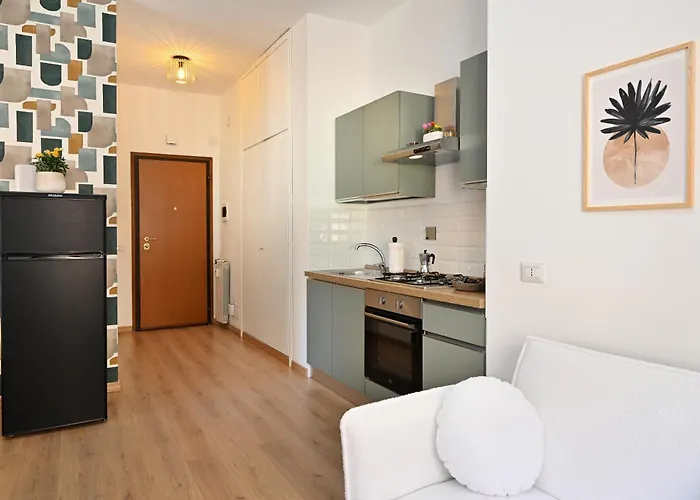 Cozy Steps From Metro Station * רומא