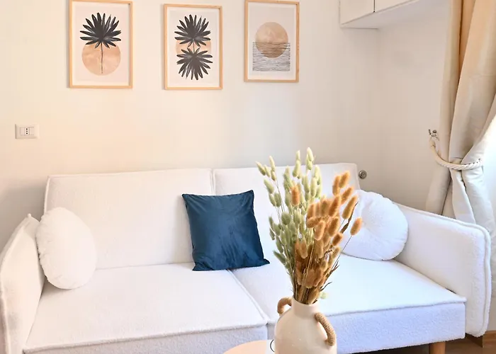 Cozy Steps From Metro Station * רומא